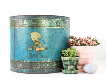 Vintage Thinshell Tin, Easter Candy Tin, Thinshell Candies, Turquoise Tin, Vintage Advertising, Vintage Easter, Vintage Home, Retro Style