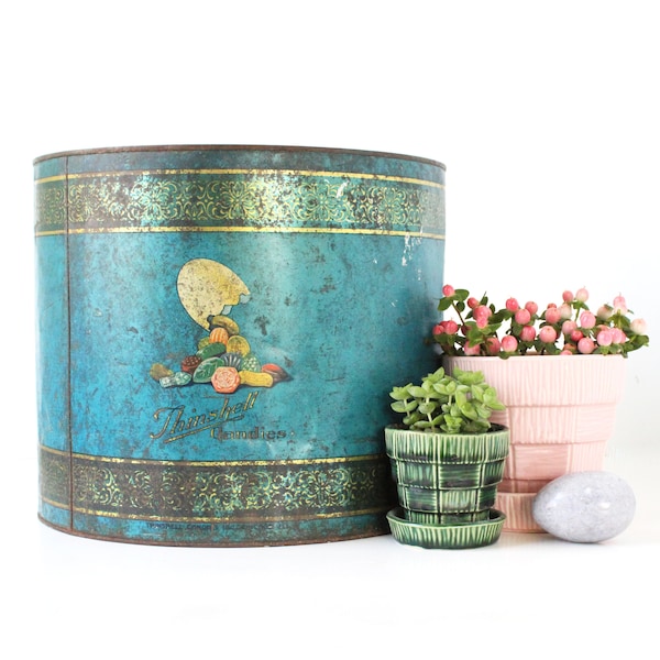 Vintage Thinshell Tin, Easter Candy Tin, Thinshell Candies, Turquoise Tin, Vintage Advertising, Vintage Easter, Vintage Home, Retro Style