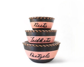 Vintage Anchor Hocking Bowls, Pink Black Bowls, Pretzels, Nuts, Tidbits, Raffia Bowl Set, Vintage Barware, Vintage Home Decor, Retro Style