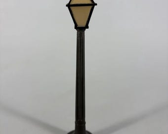 Hudson Pewter Villagers Lamp Post Street Light 4297