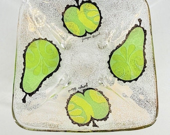 Bol de fruta de cristal Georges Briard de mediados de siglo, color verde pera, con motas doradas.