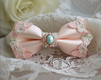 Spring-themed bow tie, 15x20 cm in size, made of soft pink or new leaf green silk