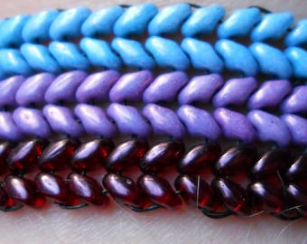 TUTORIEL SUR LES MOTIFS DE PERLES : Bracelet de perles à chevrons avec superduos