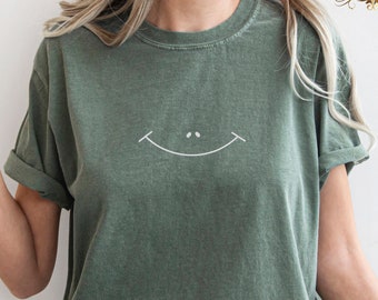 Embroidered Happy Face Tee, Smile Shirt, Happy T-Shirt, Embroidered Tee, Embroidered Shirt, Retro Happy Face Shirt, Smiley Shirt