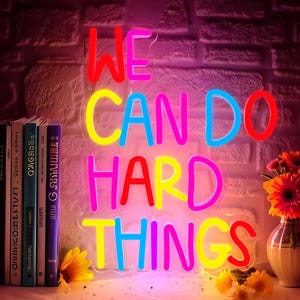 Enseigne au néon We Can Do Hard Things, Affirmation positive, Néon mural pour enfants, État d'esprit axé sur la croissance, Décoration de salle de classe, Salle de classe positive, Cadeaux éducatifs