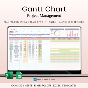 Op de afbeelding: Een laptop toont een Gantt-diagramsjabloon voor projectmanagement. Het scherm toont een spreadsheet met projecttaken, tijdlijnen en voortgangsindicatoren. De tekst op het scherm luidt "PLAN PROJECTS EASILY | TRACK UP TO 1000+ TASKS | MANAGE UP TO 52 WEEKS".