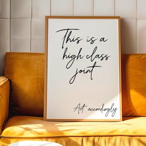 Questa è una stampa di alta classe, un grazioso arredamento per appartamento, un'arte murale funky e alla moda, un poster con tipografia disegnata a mano, un'atmosfera stampabile con la dopamina.