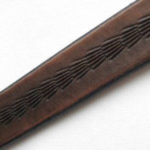 Narrow Leather Bracelet / Wristband Brown w Tooled Feathered Design image 2