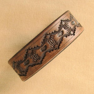 Retro Leather Bracelet  - Brown Hand Tooled Wristband - Narrow Bracelet - Top Quality New Full Grain Leather - Staccato Design