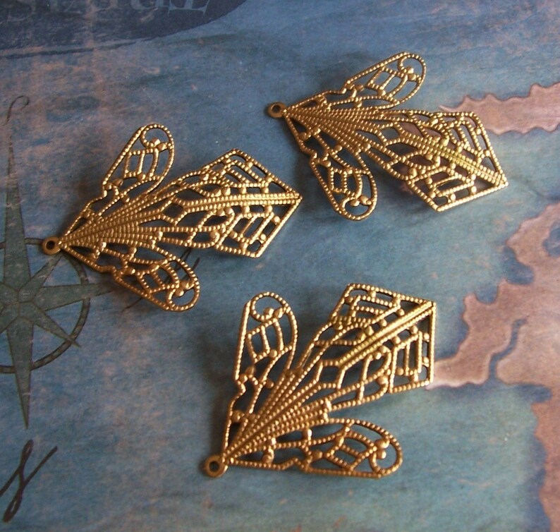 Dapped Jewelry Finding 2 PC Raw Brass Filigree Drop Petal M0283