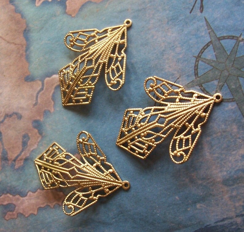 Dapped Jewelry Finding 2 PC Raw Brass Filigree Drop Petal M0283