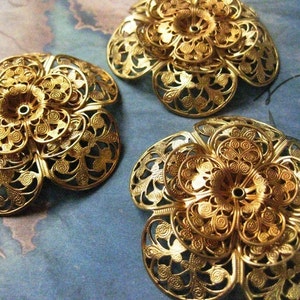 Details about   Large Victorian Floral  Embellishment Raw Brass Stamping 1 Pc . 