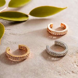 Unique Wrap Earring 1PC, Sparkling Pave Cartilage Accessory, Cubic Zirconia Stones, Unique Ear Cuff, Fashion Design, Fashion Present for Her
