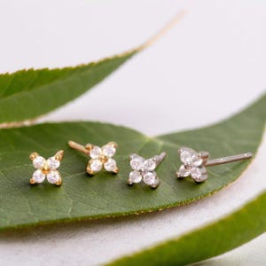 Set of 3 Silver Flower Stud Earrings, Earrings with ZirconiaStone, Multiple Piercings, Women's Casual Jewellery, Customized Design Gift