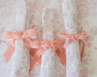 Bow Napkin Rings | Holiday Table Decor | Pinkmas Decor.
