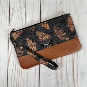 Cartera de mano con estampado de mariposas / clutch de tela gris y piel sintética color cobre, cartera de mano con cremallera, monedero de piel vegana para mujer, bolso mariposa