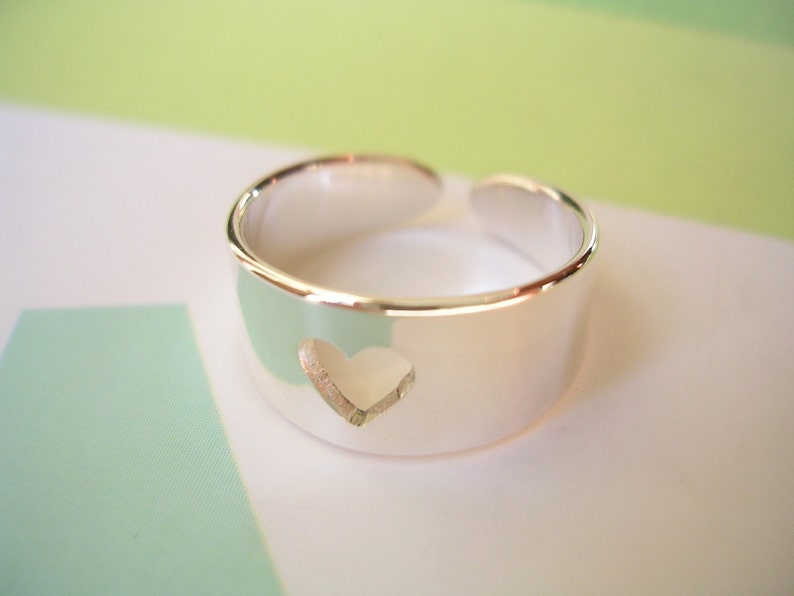 Argentium Silver 935 Cut Out Heart Design Sterling Silver Wide Heart Toe Ring