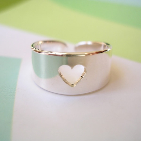 Silver Wide Heart Toe Ring - High Quality Sterling Silver - 9mm Wide