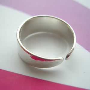 Wide Silver Shimmer Toe Ring 8mm Wide High Quality Sterling Silver 925 image 4