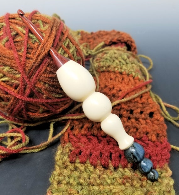 Red Berry Crochet: Friday Finds - Ergonomic Crochet Hook Holders