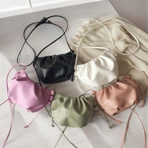 Sac en cuir élégant/Sac à bandoulière pour fille/Sac à bandoulière en cuir souple/Mini sac à main à fermeture éclair pour femme/Sac à main en cuir nuage pour femme/Cadeau pour fille