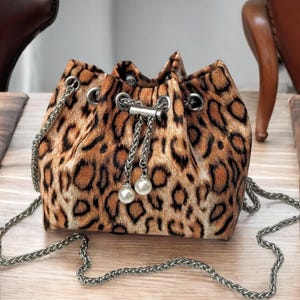 Sac à imprimé léopard/Mini sac à bandoulière pour fille/Sac à bandoulière sous les bras/Sac à main en chaîne pour femme/Sac à main Dotty pour femme/Sac à main tendance/Cadeau pour fille