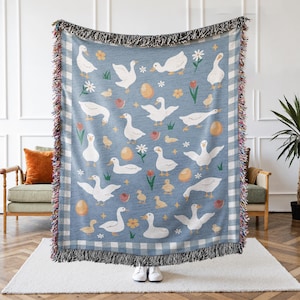Cute Silly Goose Woven Throw Blanket, Spring Maximalist Countrycore Cozy Decor, Funny Barn Animal Rustic Wall Art Tapestry, Gift for Mom