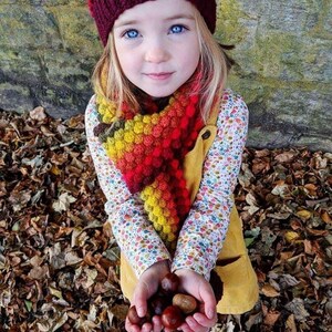 Autumn bobble hat and scarf PATTERN Strawberry Latte colour recipes. image 3