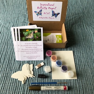 Ornement papillon inspirant - Kit d'art magnétique - créez une œuvre d'art originale à partager ou à afficher - ensemble de 6