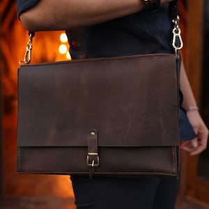 Bolso personalizado para portátil de viaje de cuero de grano superior de 16 pulgadas, maletín, cartera, portátil, tableta, bolso mensajero para hombres y mujeres