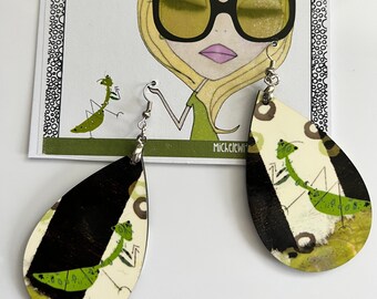 Large Teardrop - Abstract earrings - Praying Mantis