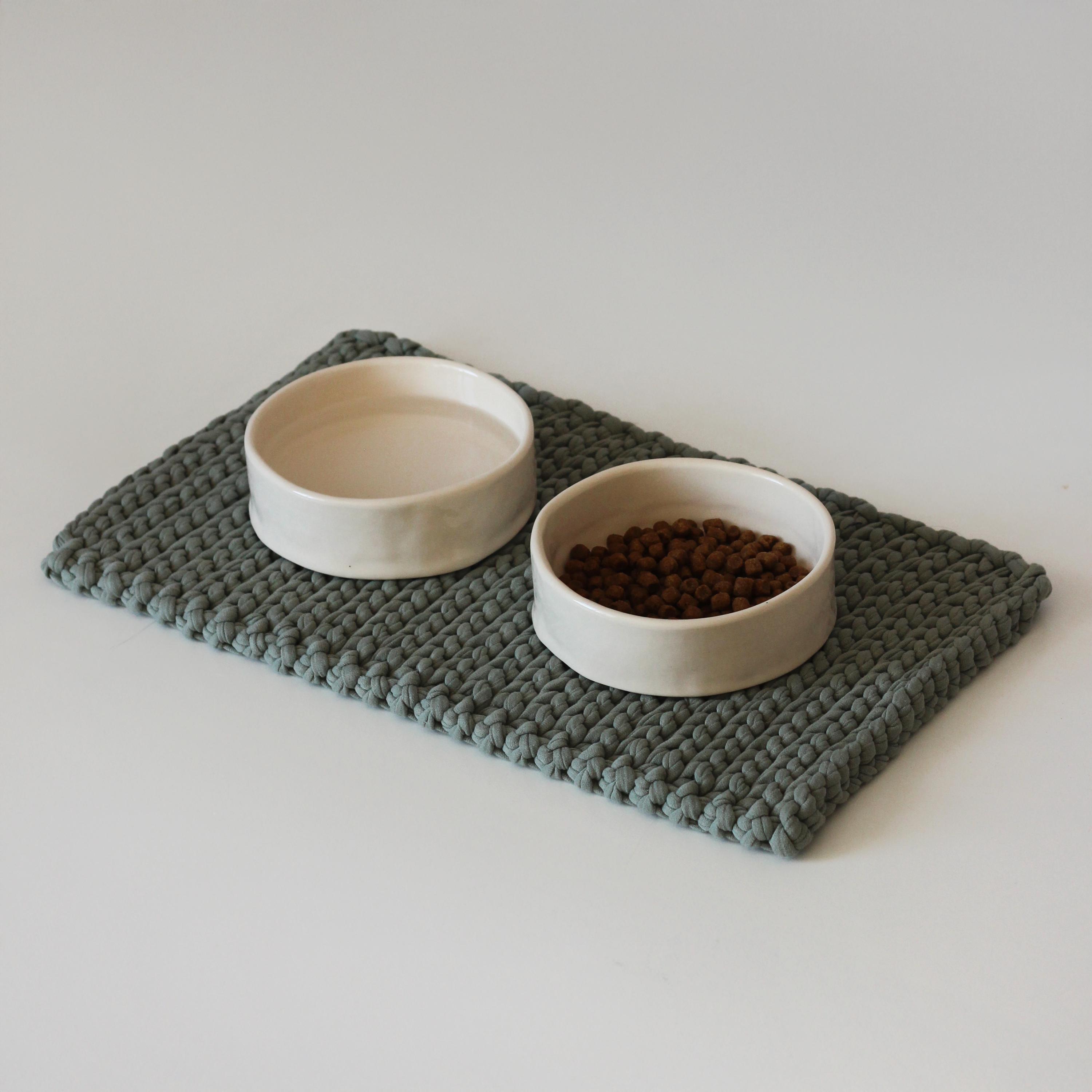 Handmade green pet food mat, knitted dog bowl placemat, cat feeding mats