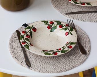 Plato de cerámica hecho a mano, diseño de tomate pintado a mano, mantel individual redondo de ganchillo