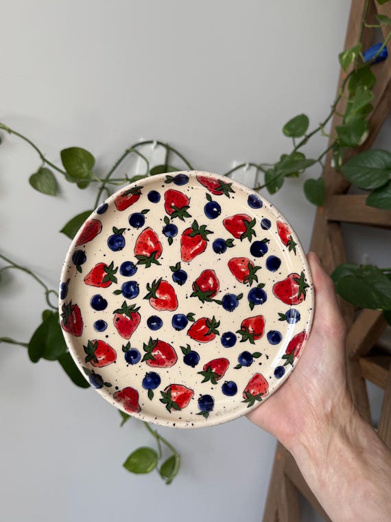 Steinzeug Dessertteller, Snackteller mit Erdbeer Design, handbemalte Keramik, lebensmittelechter Essteller