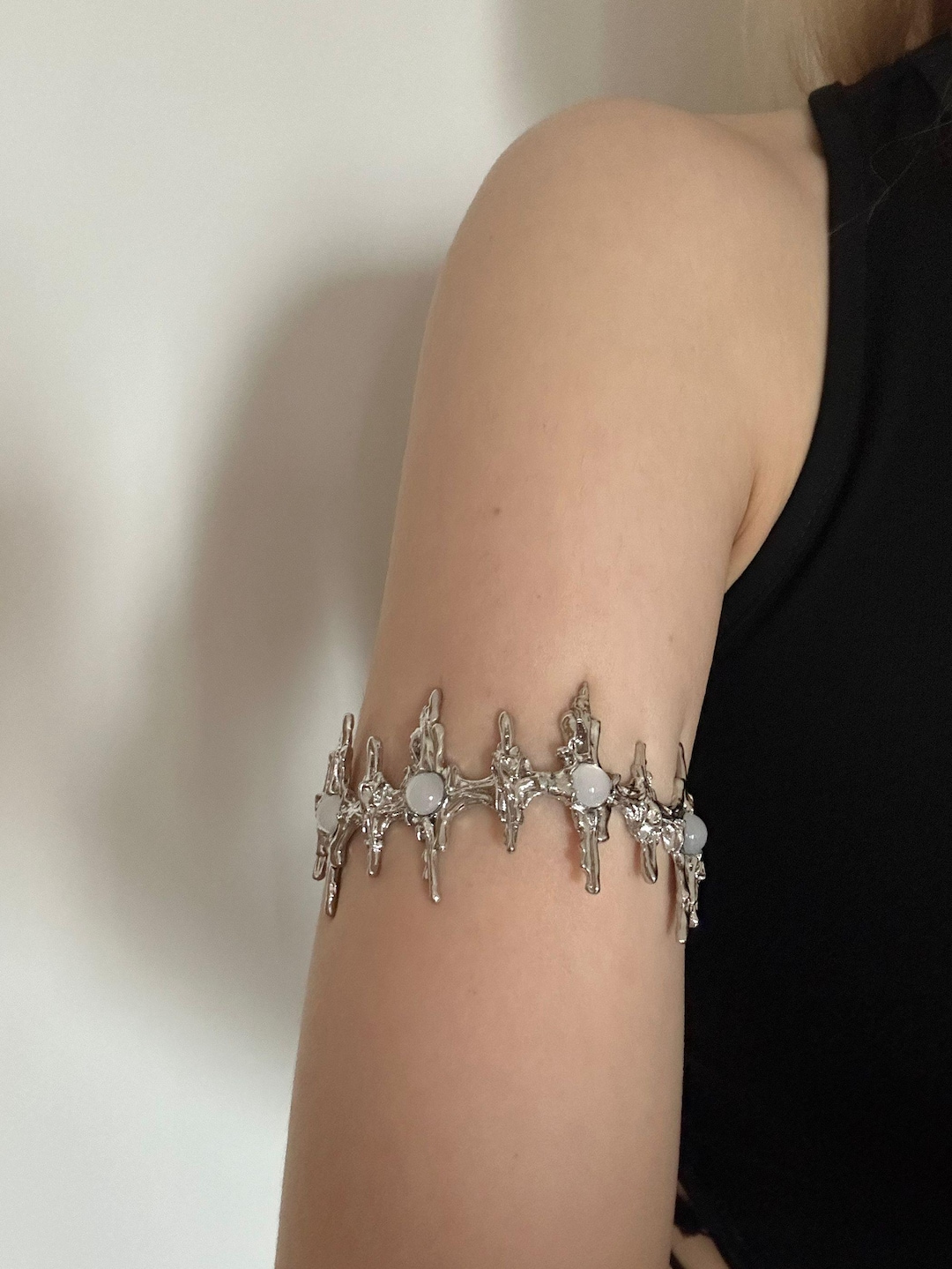 White Agate Arm Cuff: Liquid Silver Star Bracelet, Y2K Unisex Jewelry - Etsy Japan