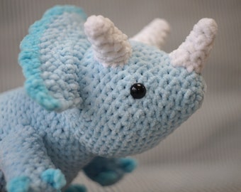 Triceratops bleu câlin