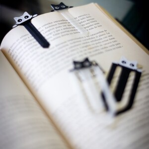 Cat bookmark