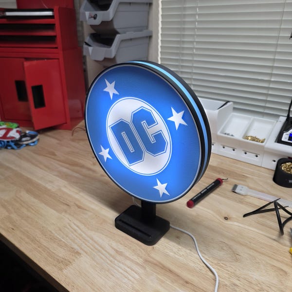 DC Logo light