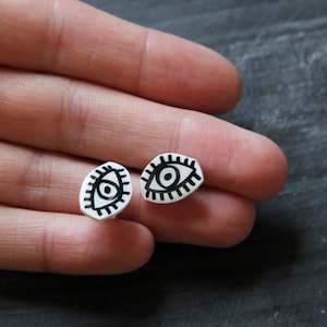 Eyeball Resin Coated Earrings / Spooky Goth Earrings