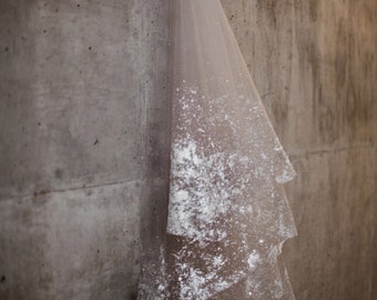 SILVER Metallic Flaked Bridal Veil - Hera by Cleo and Clementine