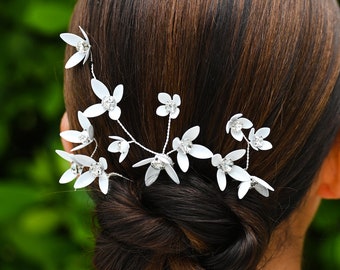 PENELOPE - White Flowers Three-Piece Hair Pin Set