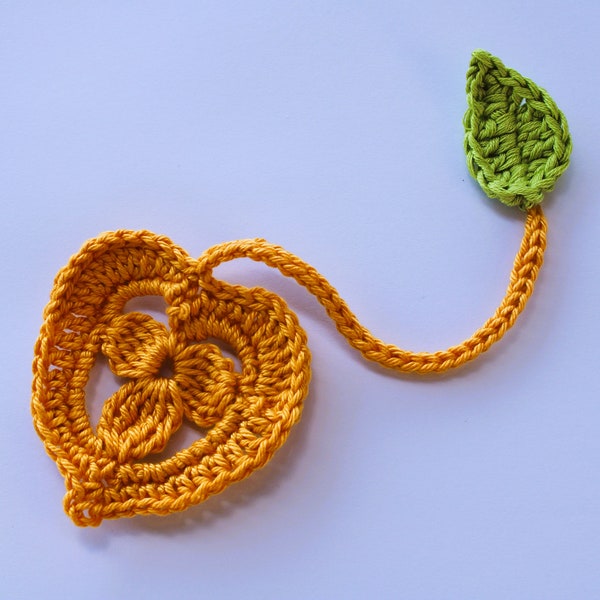 Crochet bookmarks Heart and leaf - Heart Bookmark - French and English PDF Pattern