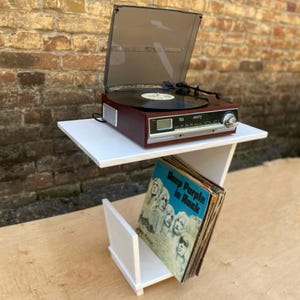 Wooden Record Player Stand: Modern Holder with Vinyl Storage for Music Lovers