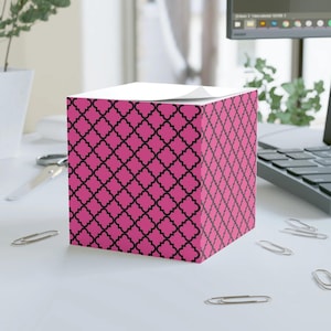 NOTE CUBE Pink Black Quatrefoil Sticky Memo Pad Desk Accessory