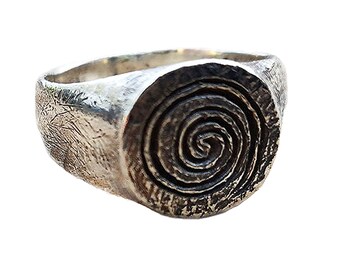 Signet ring.Simple Circle Karma Ring. distressed  scratched deliberately Circle of Life Ring,  Israeli Jewelry,  Pinky Ring, Unique Ring,