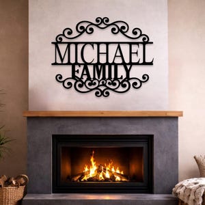Insegna personalizzata in metallo con monogramma a spirale divisa, decorazione murale con nome di famiglia