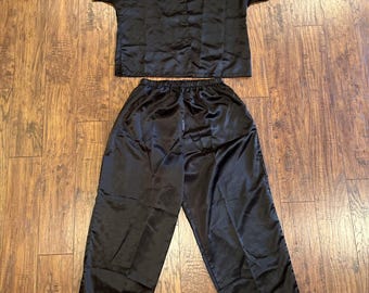 Winlar Women’s Black Short Sleeve Pajama Set Button Up Top And Pants Size Large