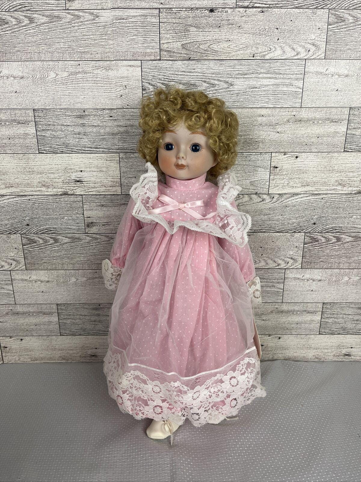 Heritage Doll Musical Pink DRESS BLONDE Curly HAIR 16.5 Vintage - Etsy Heritage Doll Musical Pink DRESS BLONDE Curly HAIR 16.5 Vintage - Etsy