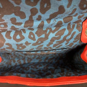 Bolso de hombro convertible Rebecca Minkoff Mini Affair acolchado color coral con tachuelas imagen 8