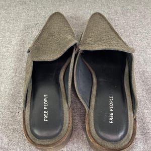 FREE PEOPLE Dragonfly Embossed Leather Loafers Brown Slip On Size 8.5 image 4